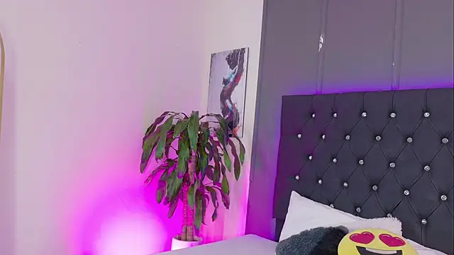 Snapshot of Kataaleya__12 chatting on 10.09.25 Kataaleya 12 online show from 10.09.25