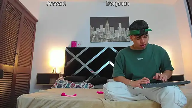 Snapshot of iammariano chatting on 03.21.26 iammariano online show from 03.21.26