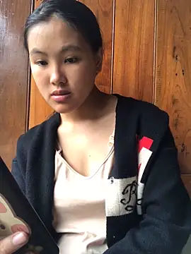 Mai lovely online show from 10.20.25