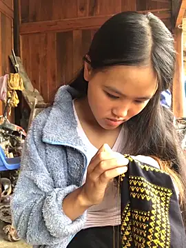 Mai lovely online show from 10.27.25