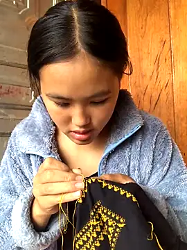 Mai lovely online show from 10.28.25