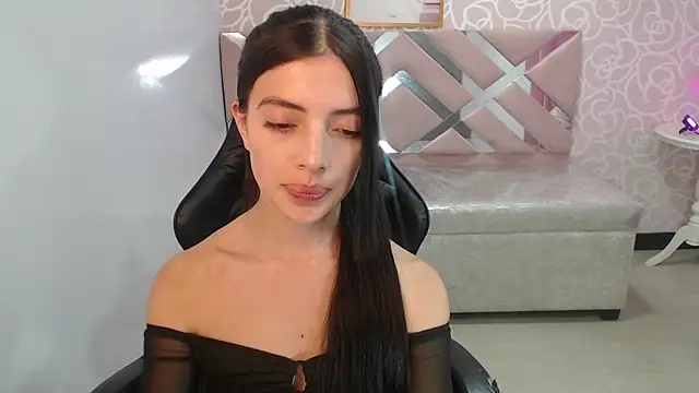 Snapshot of cynthia_ch chatting on 10.07.25 cynthia ch online show from 10.07.25