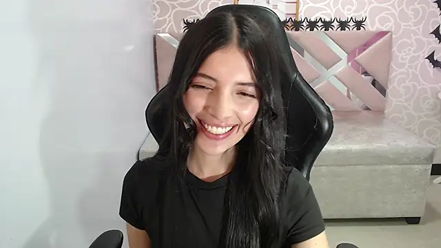 Snapshot of cynthia_ch chatting on 10.23.25 cynthia ch online show from 10.23.25