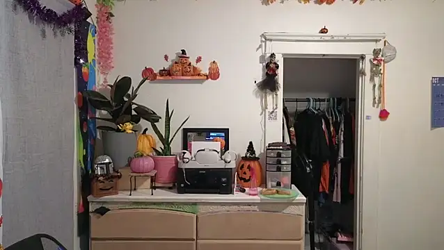 xofrankiefinexo online show from 10.10.25