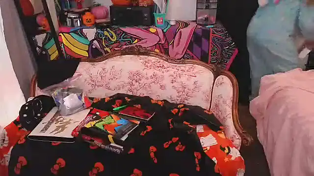 xofrankiefinexo online show from 10.12.25