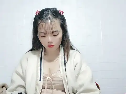 Snapshot of Meomeo-meo chatting on 11.18.25 Meomeo-meo online show from 11.18.25