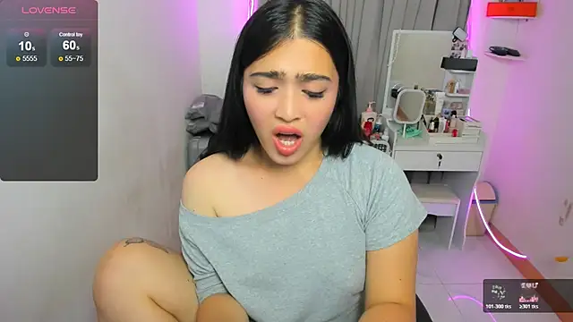 Snapshot of BubbbleButtDemi chatting on 06.18.26 BubbbleButtDemi online show from 06.18.26