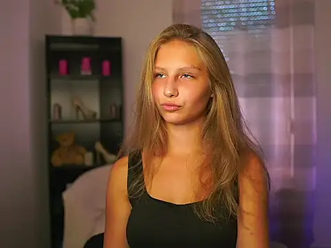 Snapshot of emmie_murray chatting on 09.24.25 emmie murray online show from 09.24.25