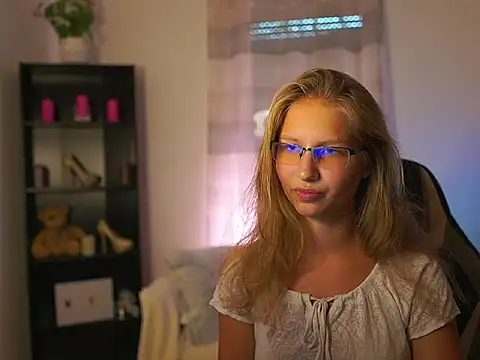 Snapshot of emmie_murray chatting on 09.26.25 emmie murray online show from 09.26.25