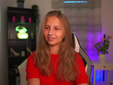 Snapshot of emmie_murray chatting on 10.02.25 emmie murray online show from 10.02.25