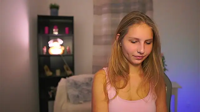 Snapshot of emmie_murray chatting on 11.15.25 emmie murray online show from 11.15.25