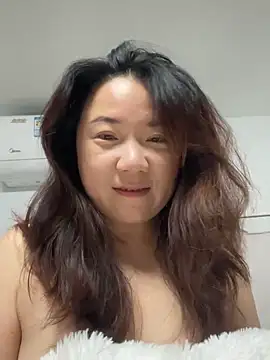 Snapshot of Momo-9988 chatting on 11.04.25 Momo-9988 online show from 11.04.25