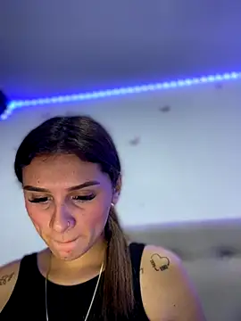 Snapshot of aliisonn___parker26 chatting on 09.28.25 aliisonn parker26 online show from 09.28.25