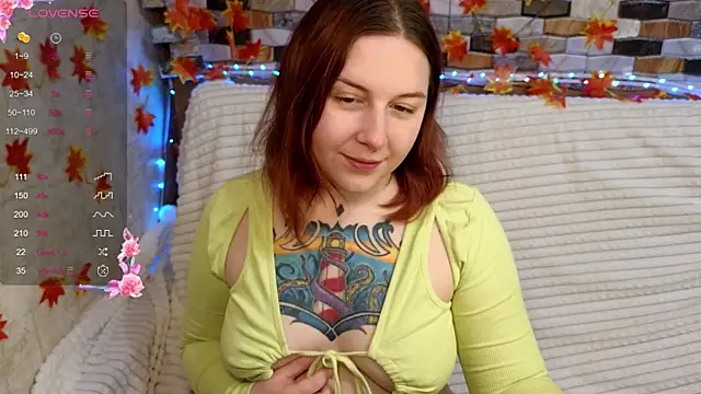 Snapshot of Belinda_Starlight chatting on 11.30.25 Belinda Starlight online show from 11.30.25