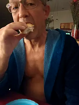 TommyTom76 online show from 10.22.25