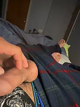 Snapshot of juanjR11 chatting on 11.15.25 juanjR11 online show from 11.15.25