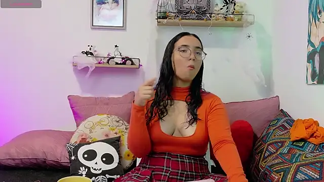 LucyDerby online show from 10.22.25