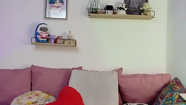 LucyDerby online show from 11.20.25