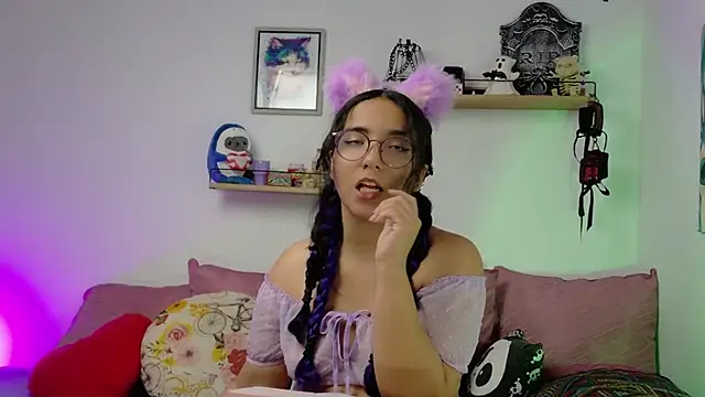 LucyDerby online show from 12.02.25