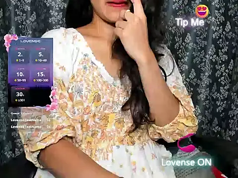 Queen-Bee143 online show from 03.02.26