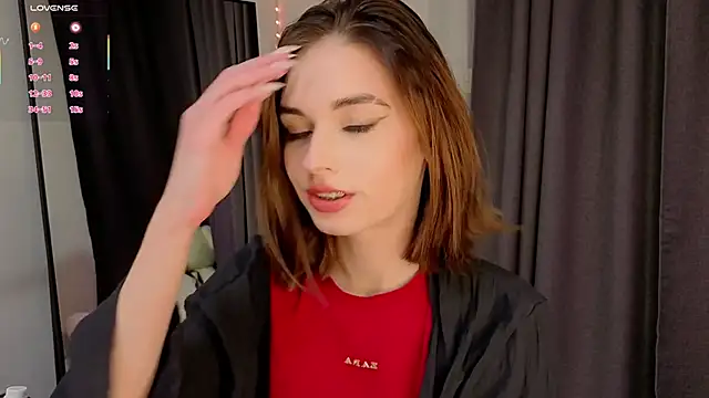 LunaraRada online show from 10.11.25