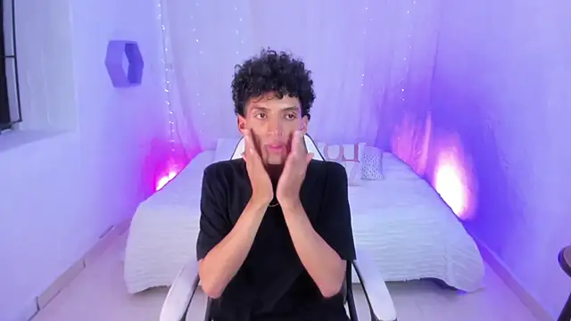 Snapshot of josesweet_ chatting on 12.02.25 josesweet online show from 12.02.25