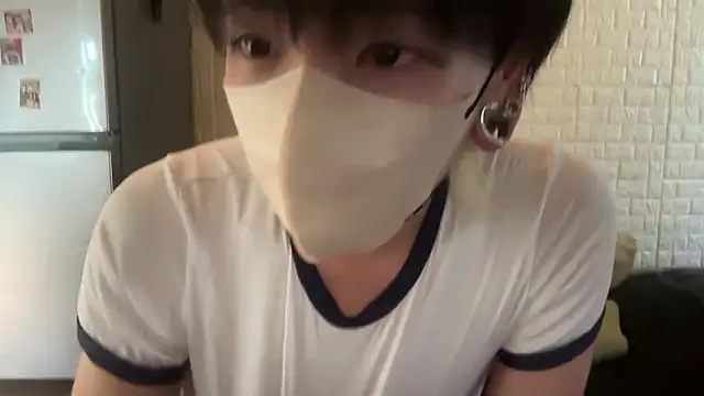 Snapshot of tora3220 chatting on 10.14.25 tora3220 online show from 10.14.25