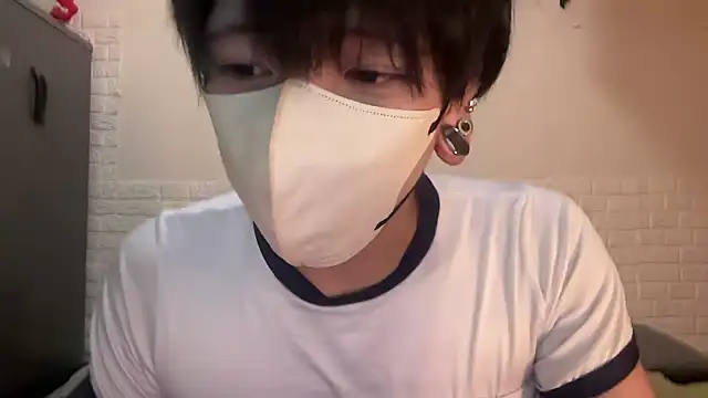 Snapshot of tora3220 chatting on 11.26.25 tora3220 online show from 11.26.25