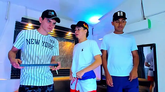 Snapshot of liam_coleman25 chatting on 11.15.25 liam coleman25 online show from 11.15.25