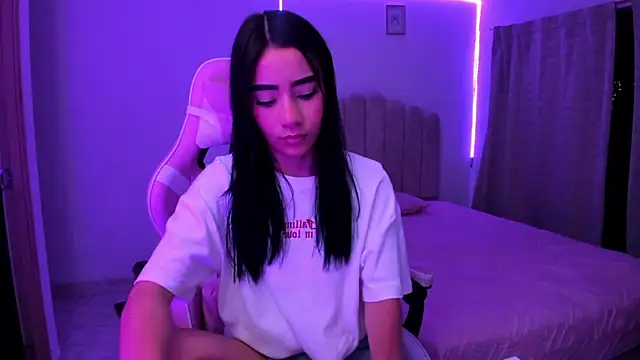 Snapshot of ISABELFORYOU1 chatting on 10.06.25 ISABELFORYOU1 online show from 10.06.25