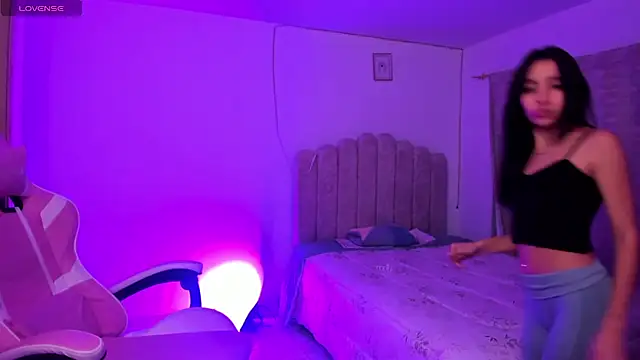 Snapshot of ISABELFORYOU1 chatting on 10.18.25 ISABELFORYOU1 online show from 10.18.25