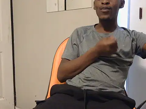 Snapshot of MthondoWeBananaX2 chatting on 10.05.25 MthondoWeBananaX2 online show from 10.05.25