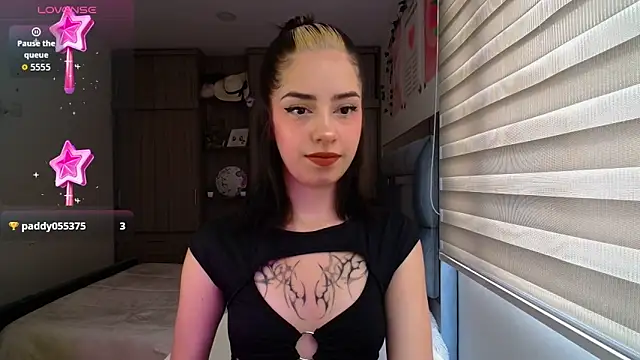 Snapshot of Kittyross chatting on 02.05.26 Kittyross online show from 02.05.26