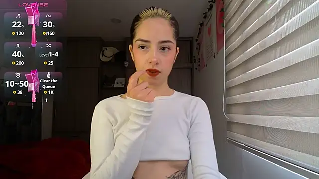 Snapshot of Kittyross chatting on 02.17.26 Kittyross online show from 02.17.26