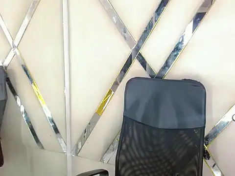 AuroraRoss online show from 10.29.25