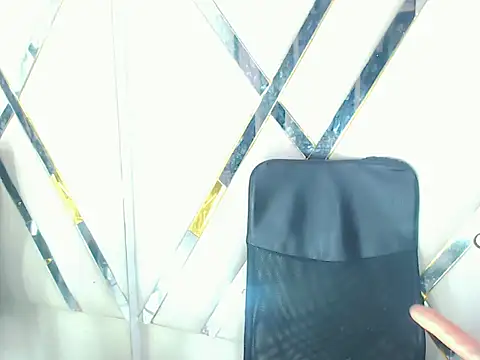 AuroraRoss online show from 11.22.25