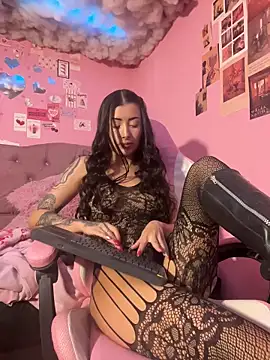 Snapshot of sabrinapaulson1111 chatting on 12.20.25 sabrinapaulson1111 online show from 12.20.25