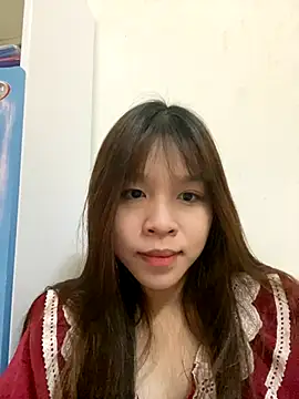 Snapshot of Hanaa07_ chatting on 10.16.25 Hanaa07 online show from 10.16.25