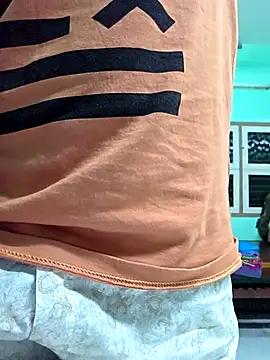 Snapshot of handsome_blg_tam chatting on 10.22.25 handsome blg tam online show from 10.22.25