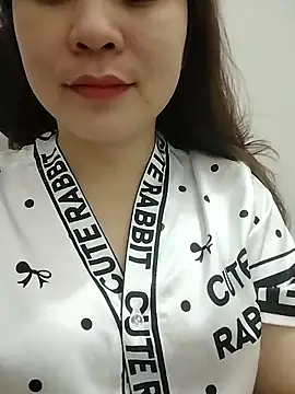 Snapshot of Girl_Shy2000 chatting on 04.05.26 Girl Shy2000 online show from 04.05.26