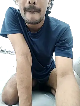 Snapshot of Ilhaamgrey chatting on 02.05.26 Ilhaamgrey online show from 02.05.26