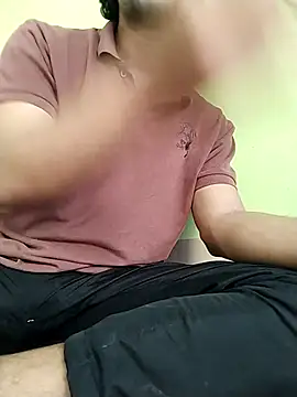 Snapshot of Ilhaamgrey chatting on 03.26.26 Ilhaamgrey online show from 03.26.26