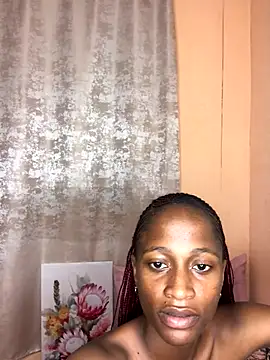 Caramel102004 online show from 10.15.25