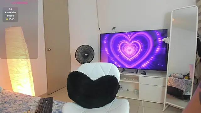 addison sparkle online show from 02.04.26