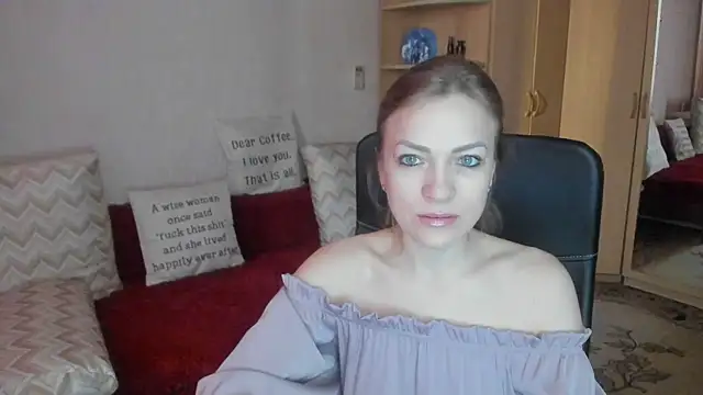 Tiffany Bates online show from 01.10.26