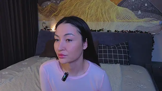 MilaYumi online show from 12.21.25