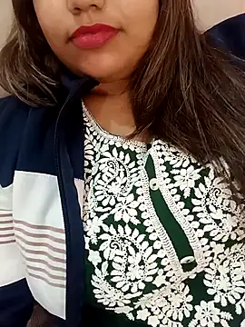 Snapshot of Miss_Rose__ chatting on 11.18.25 Miss Rose online show from 11.18.25