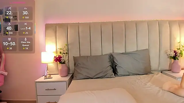 Snapshot of EllaaThorne chatting on 11.13.25 EllaaThorne online show from 11.13.25