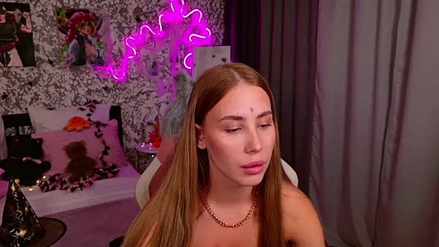 Snapshot of Jane2sweet chatting on 10.27.25 Jane2sweet online show from 10.27.25