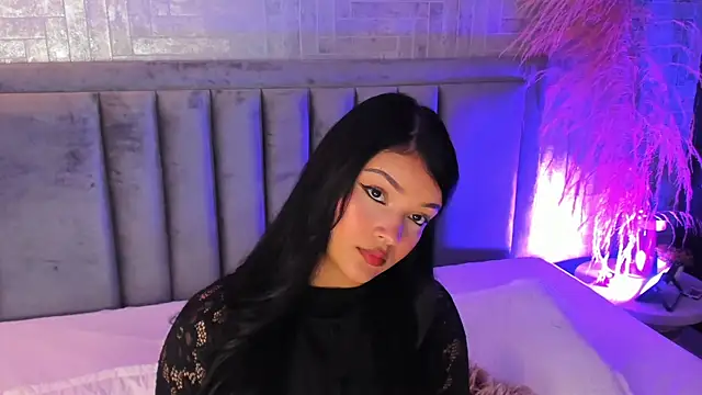 EmmaBlossom online show from 10.01.25